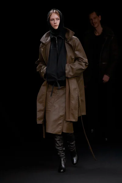 Look 37